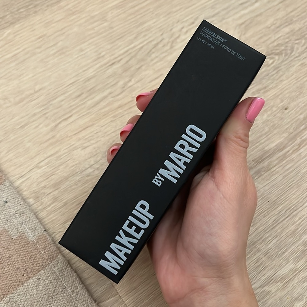 MAKEUP BY MARIO  SurrealSkin Luminous Hydrating Foundation - 11N